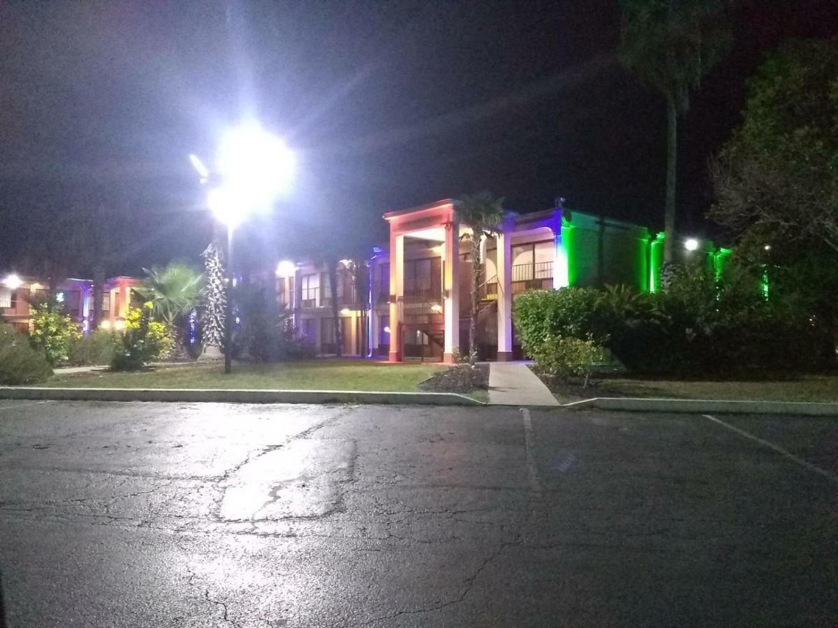 Knights Inn San Antonio Near Frost Bank Center Dış mekan fotoğraf