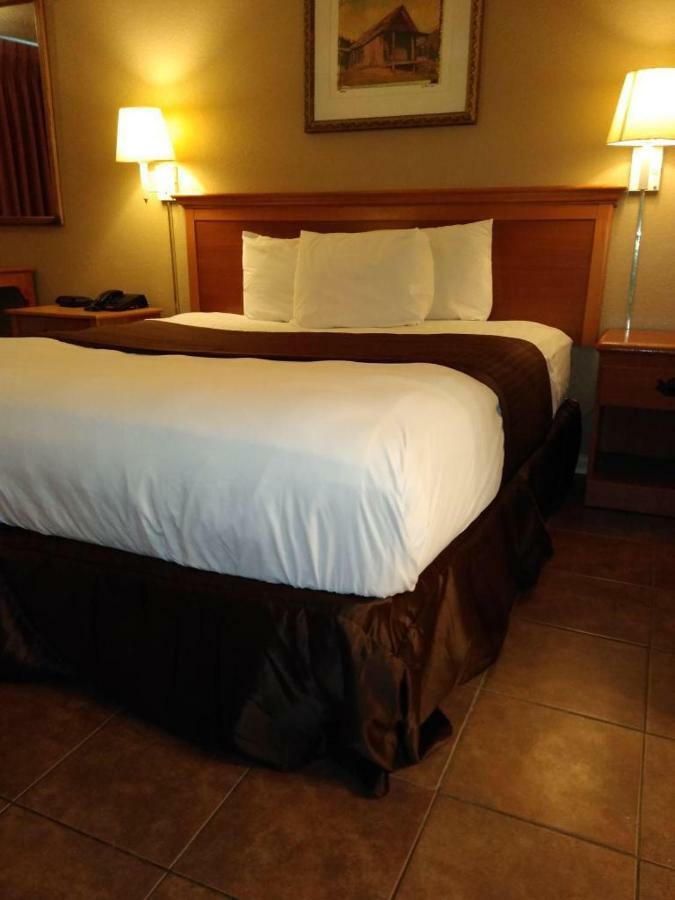 Knights Inn San Antonio Near Frost Bank Center Dış mekan fotoğraf